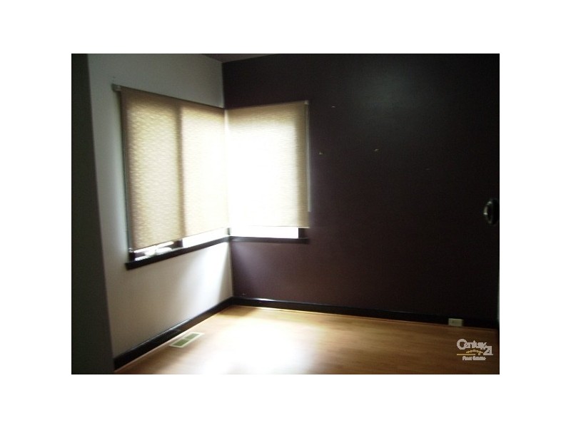 4 BENBOW STREET, Yarraville VIC 3013