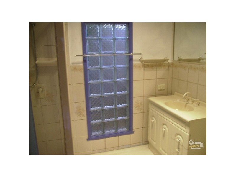 4 BENBOW STREET, Yarraville VIC 3013