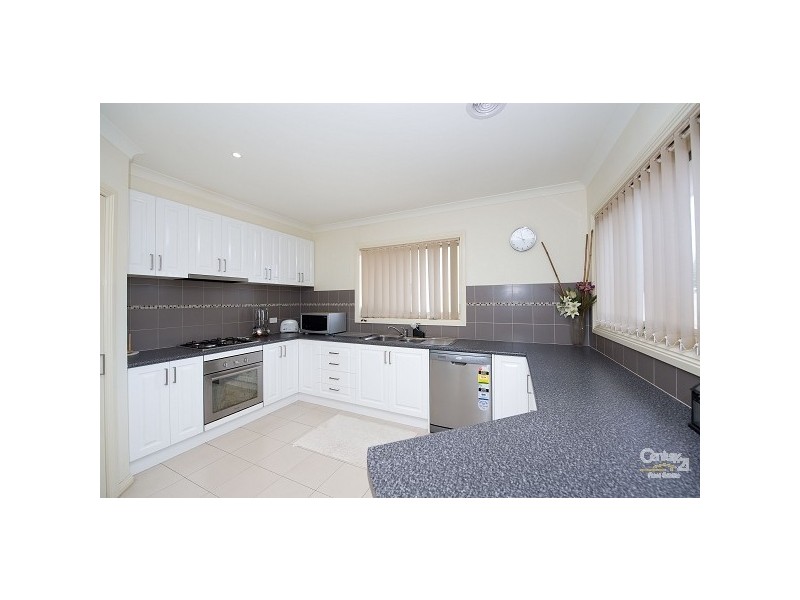 20 The Esplanade, Sanctuary Lakes VIC 3030