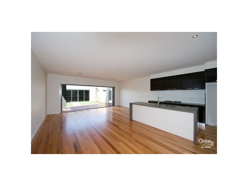 38b KERNOT STREET, South Kingsville VIC 3015