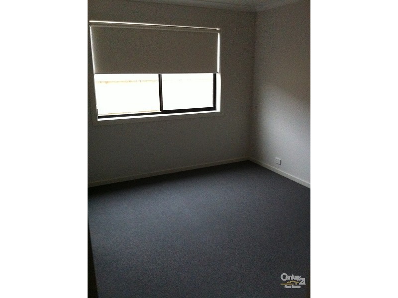 25 GRASSBIRD DRIVE, Point Cook VIC 3030