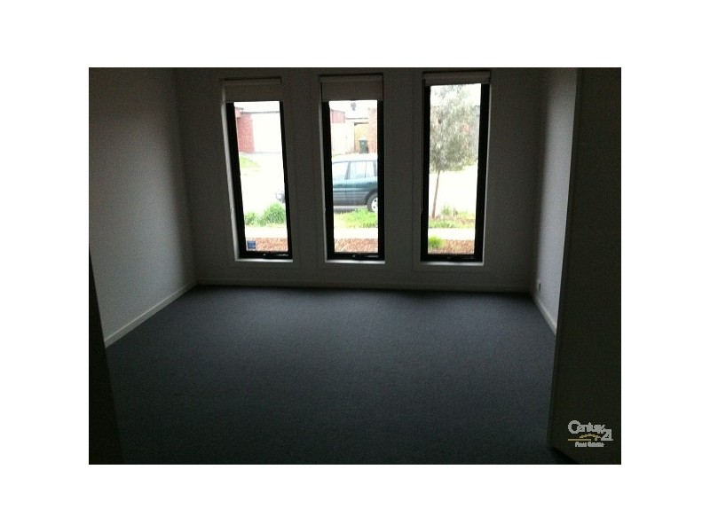 25 GRASSBIRD DRIVE, Point Cook VIC 3030