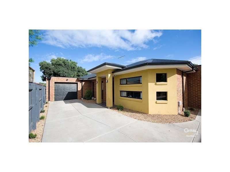 2/1 Conifer Avenue, Brooklyn VIC 3012