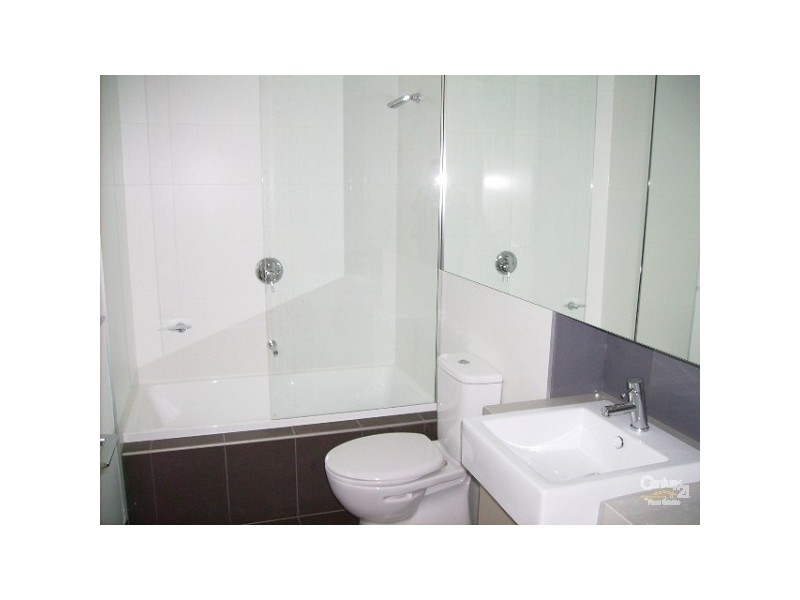 33/46 EUCALYPTUS DRIVE, Maidstone VIC 3012