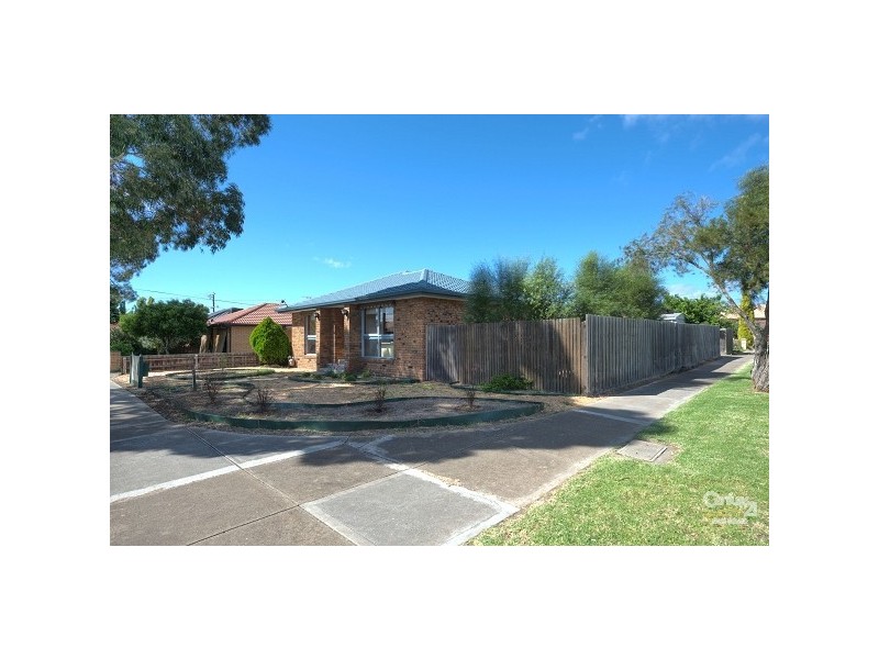 34 Roach Drive, Altona Meadows VIC 3028