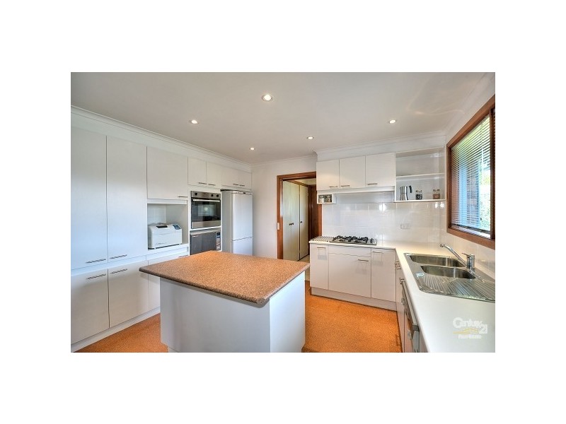 34 Roach Drive, Altona Meadows VIC 3028