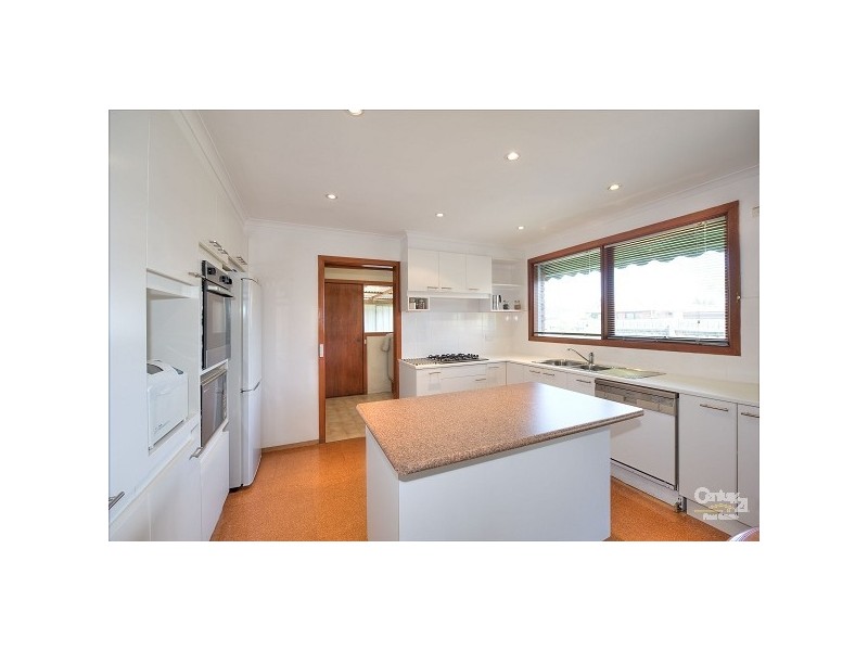 34 Roach Drive, Altona Meadows VIC 3028