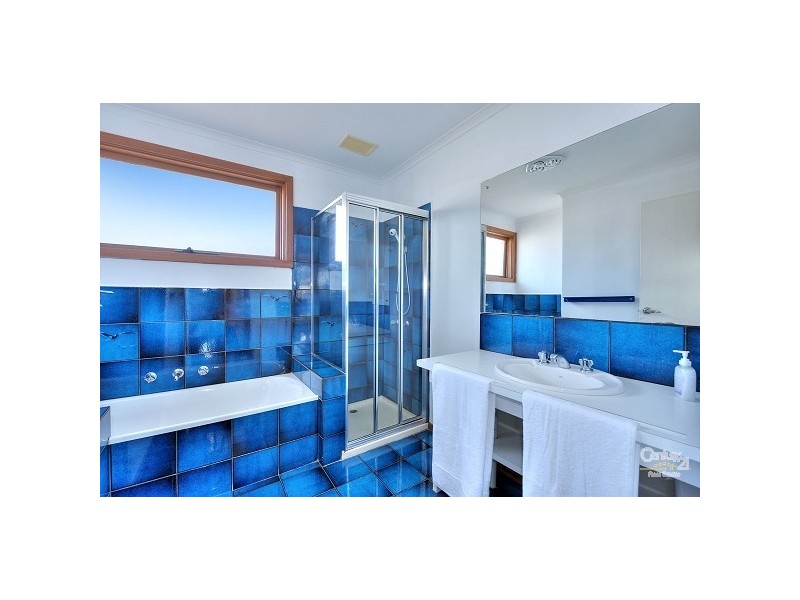 34 Roach Drive, Altona Meadows VIC 3028