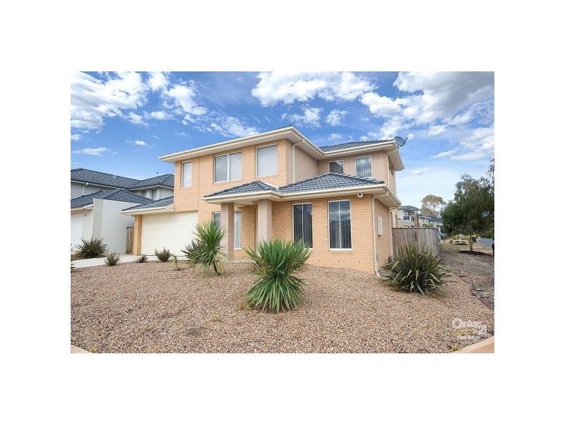 20 THE ESPLANADE, Sanctuary Lakes VIC 3030
