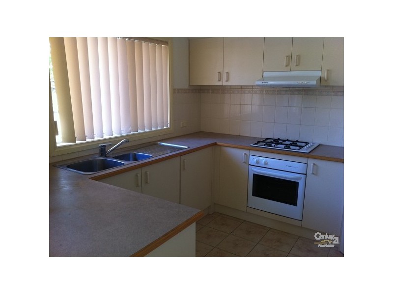 2/22 THORPE STREET, Newport VIC 3015