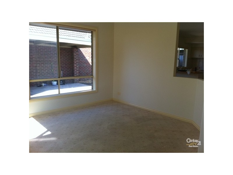 2/22 THORPE STREET, Newport VIC 3015