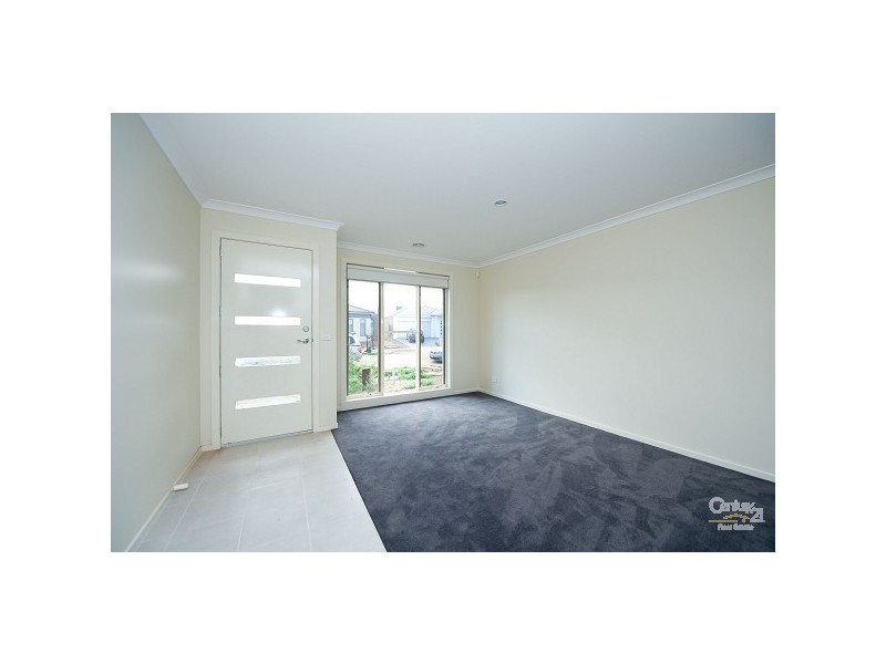 13 TROPIC CIRCUIT, Point Cook VIC 3030