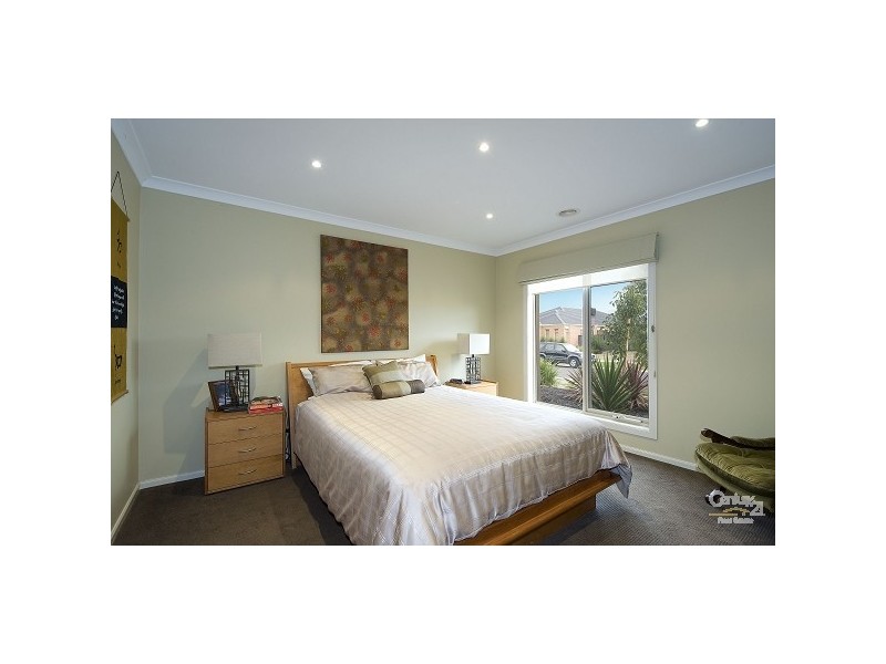 45 Juniper Avenue, Point Cook VIC 3030