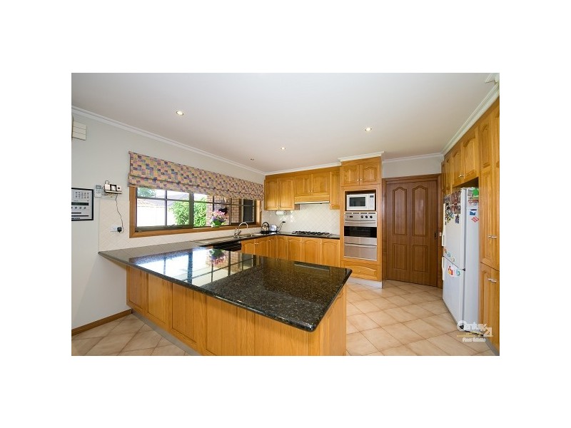13 McAlpine Court, Altona VIC 3018