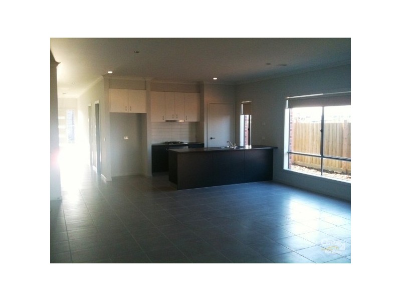 5 DUNE STREET, Point Cook VIC 3030