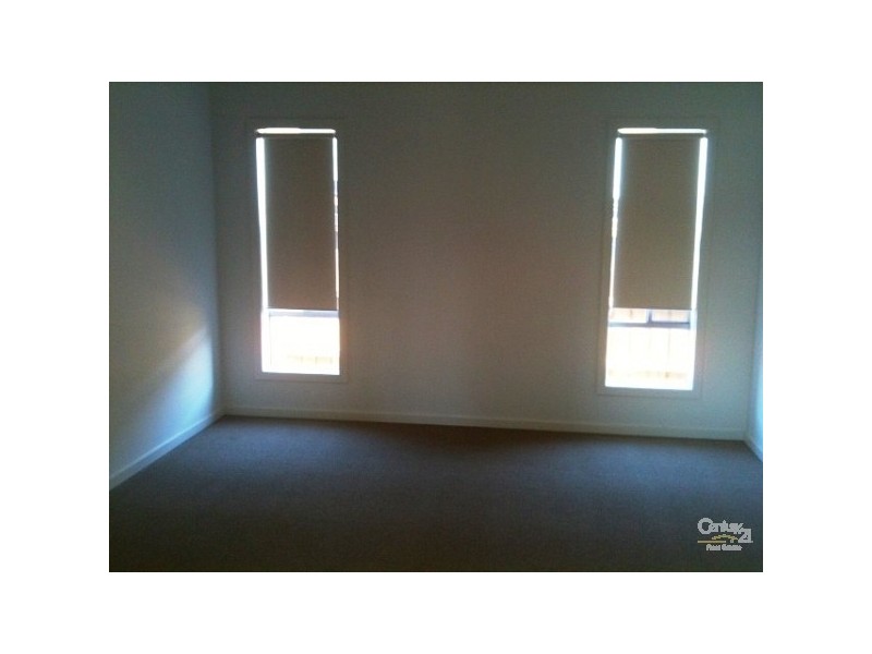 5 DUNE STREET, Point Cook VIC 3030