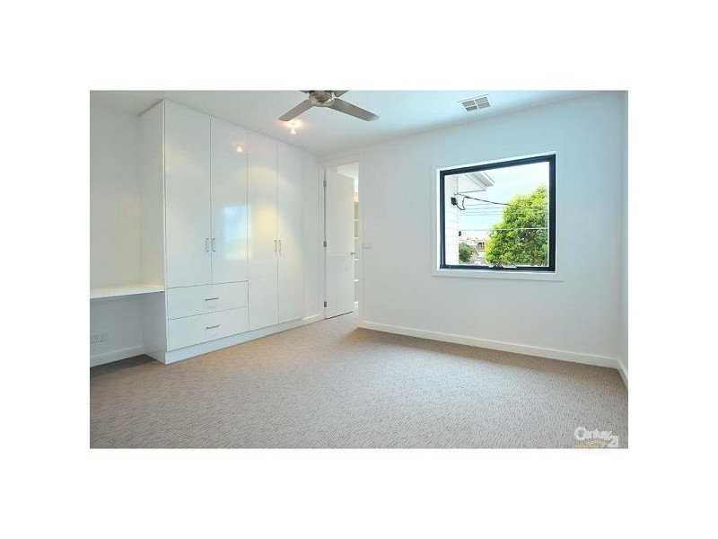 20a STAPLEY CRS, Altona North VIC 3025