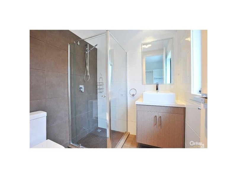 20a STAPLEY CRS, Altona North VIC 3025