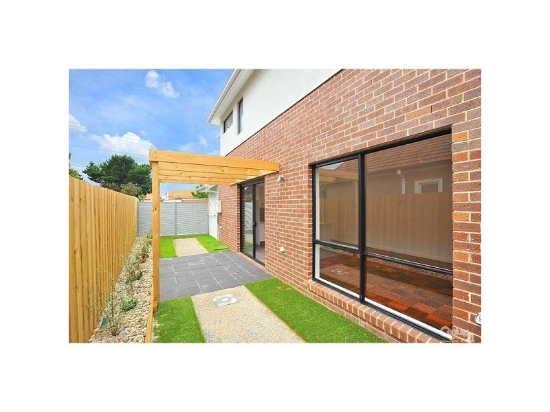 20a STAPLEY CRS, Altona North VIC 3025