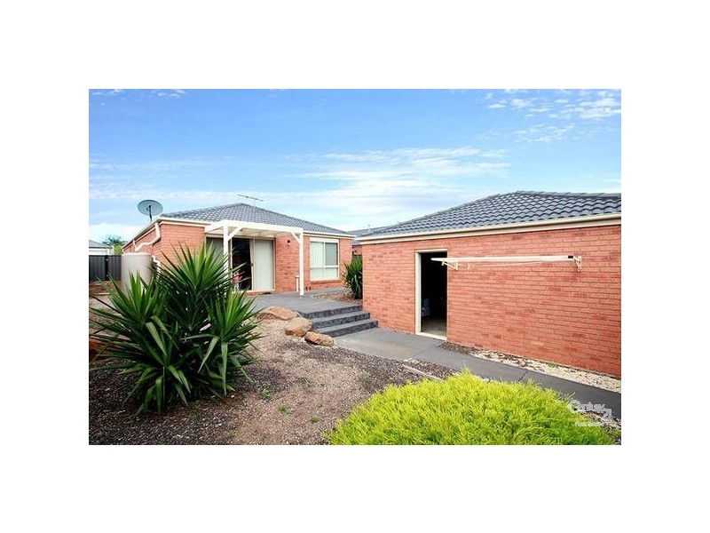 39 Dargy Amble, Point Cook VIC 3030