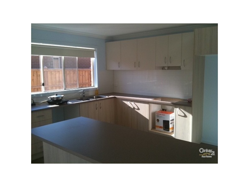11 SHIRAZ CRS, Point Cook VIC 3030