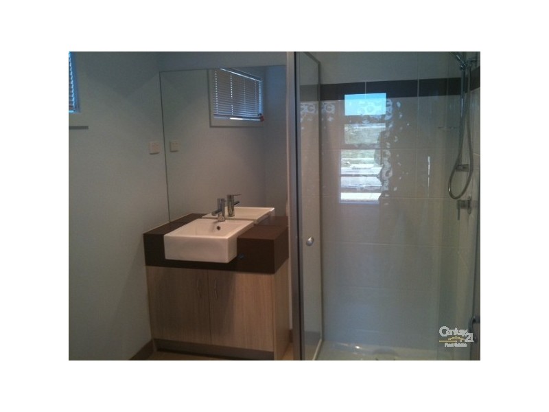 11 SHIRAZ CRS, Point Cook VIC 3030