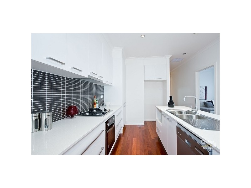 2/3 SYDNEY STREET, Newport VIC 3015