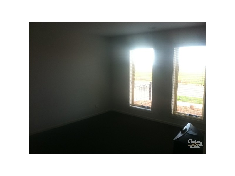 13 GODDARD STREET, Tarneit VIC 3029