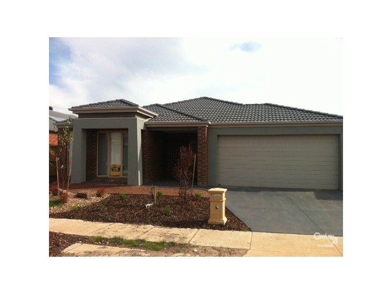 33 TROPIC CIRCUIT, Point Cook VIC 3030