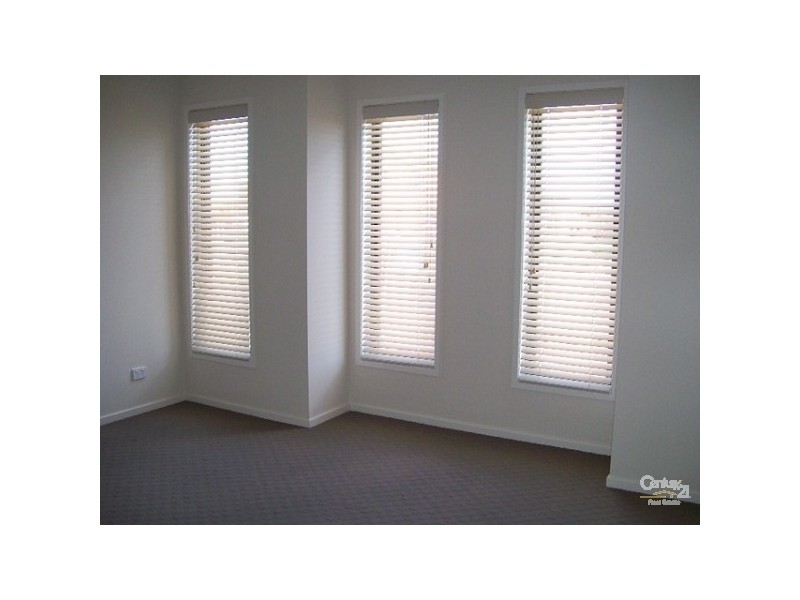 33 APPLEBOX CIRCUIT, Point Cook VIC 3030