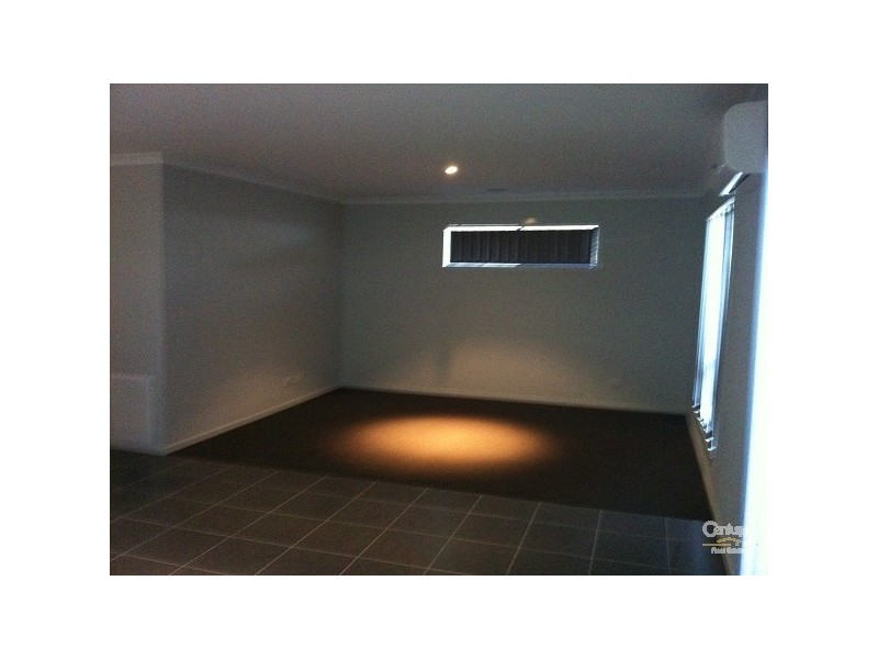 11 TAMBORINE AVE, Point Cook VIC 3030