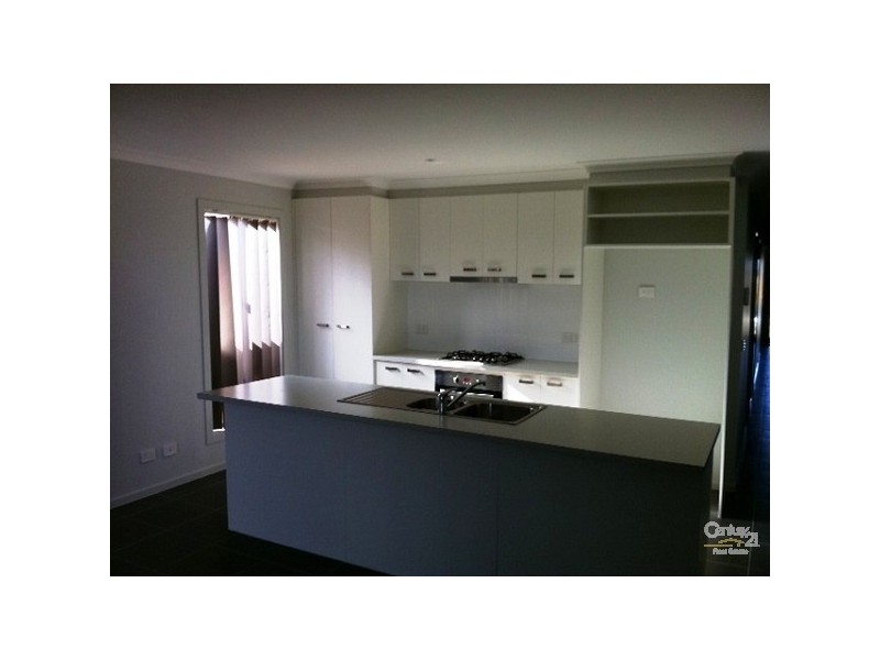 11 TAMBORINE AVE, Point Cook VIC 3030