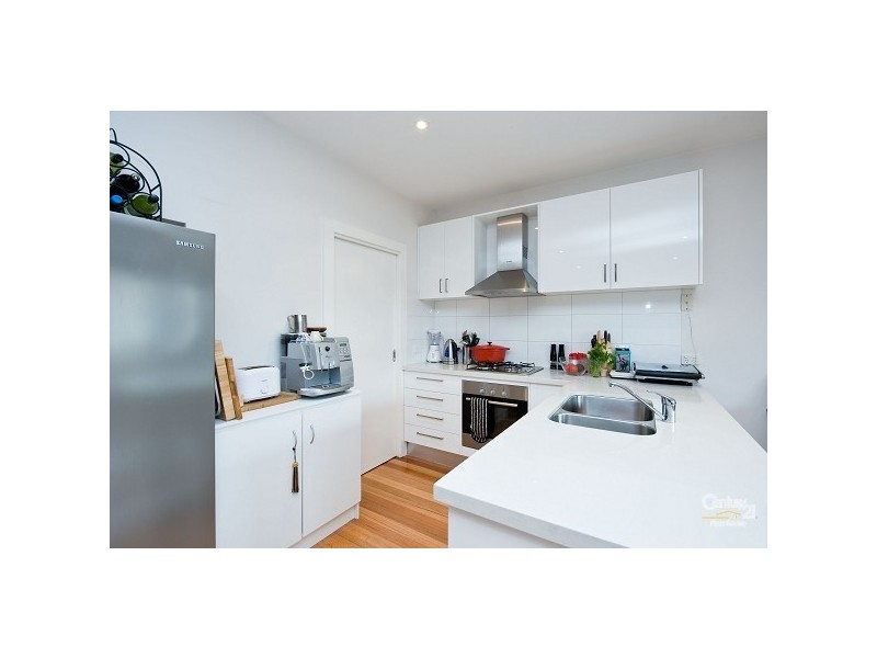 2/48 Blenheim Road, Newport VIC 3015