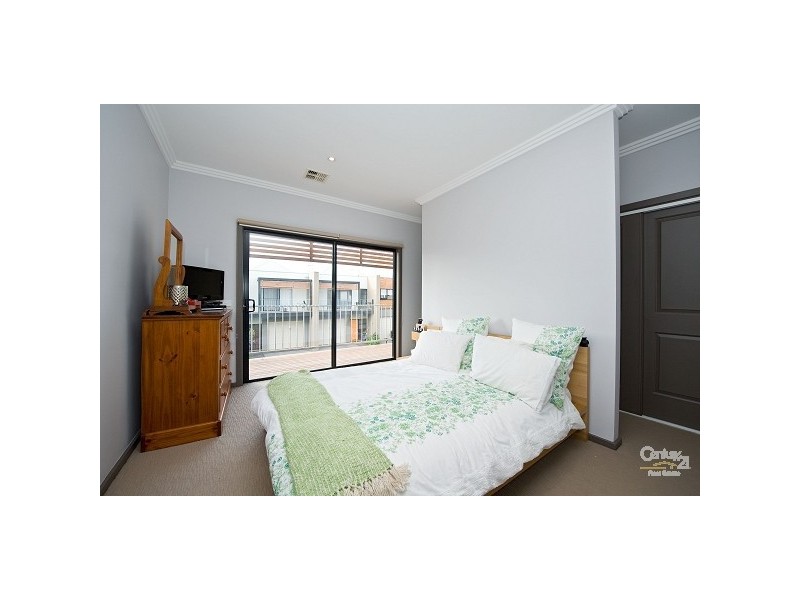 9 Kingham Street,, Newport VIC 3015