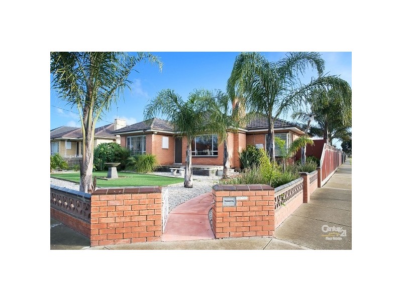 36 Eames Avenue, Brooklyn VIC 3012