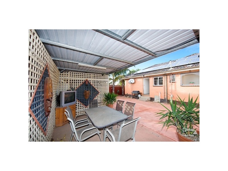 36 Eames Avenue, Brooklyn VIC 3012