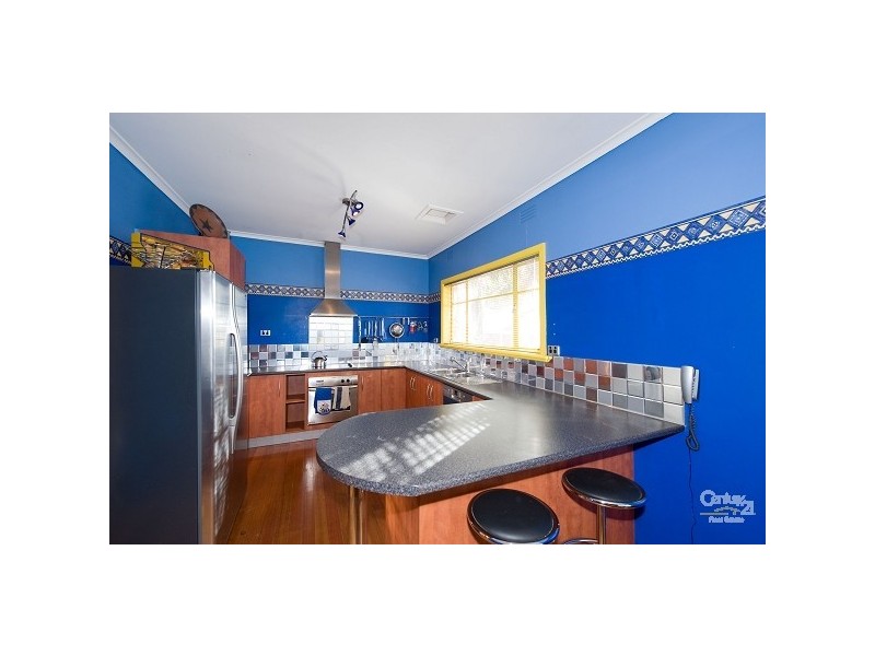 36 Eames Avenue, Brooklyn VIC 3012