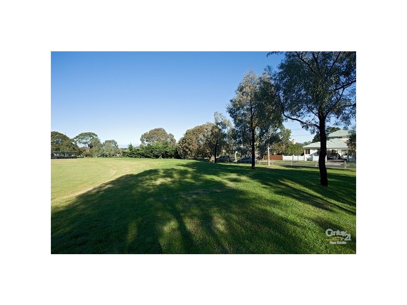 33 Carmen Street, Newport VIC 3015