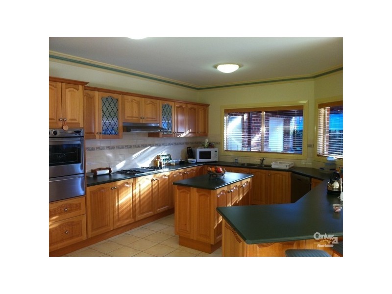 4 MAY GIBBS CIRCLE, Point Cook VIC 3030