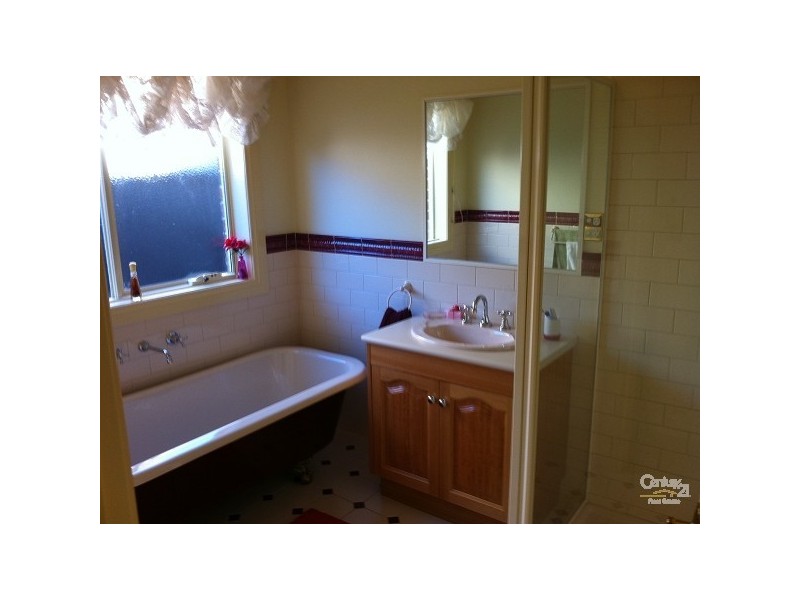 4 MAY GIBBS CIRCLE, Point Cook VIC 3030