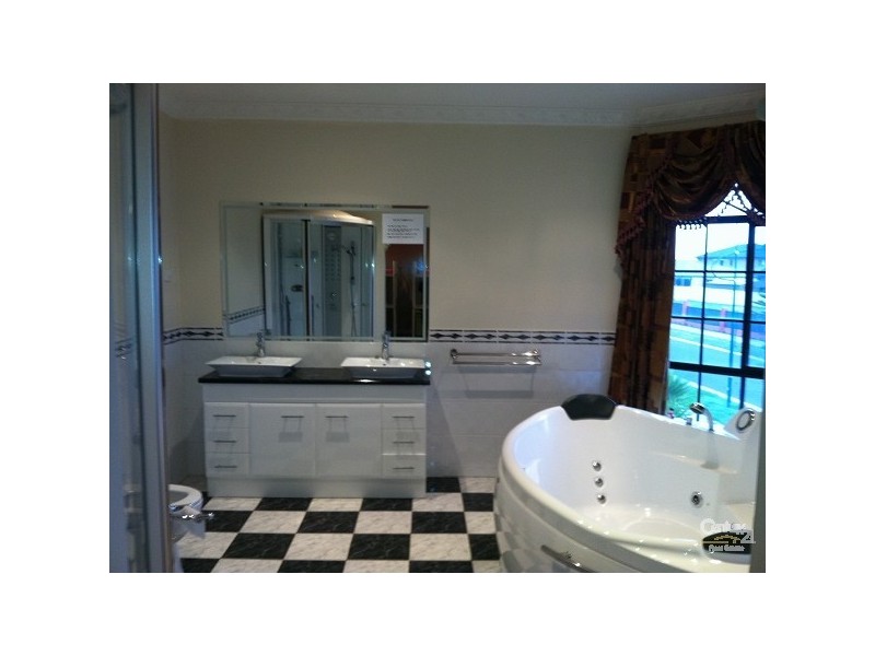 117 LENNON BOULEVARD, Point Cook VIC 3030