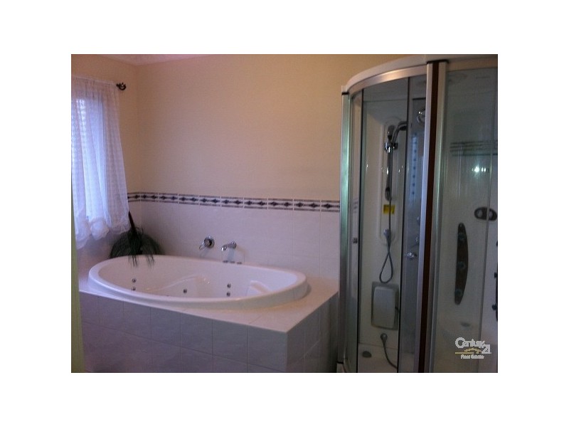 117 LENNON BOULEVARD, Point Cook VIC 3030