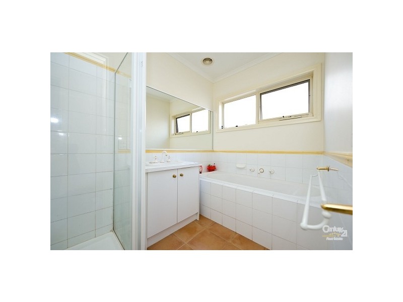 10 Chesterfield Drive, Wyndham Vale VIC 3024