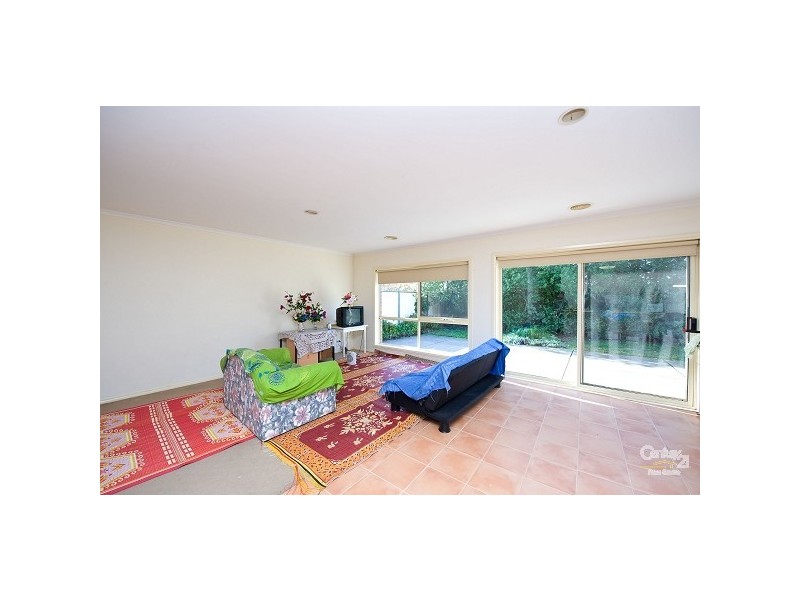 10 Chesterfield Drive, Wyndham Vale VIC 3024