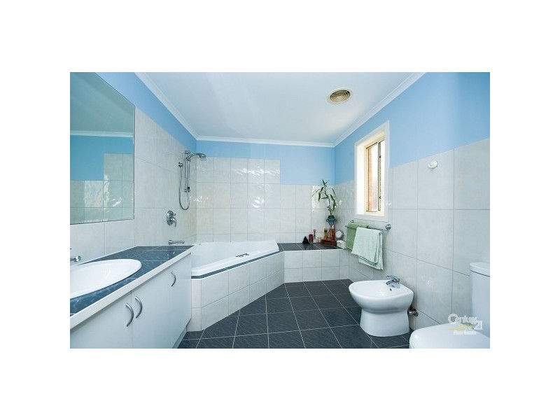 10 Markham Way, Altona Meadows VIC 3028