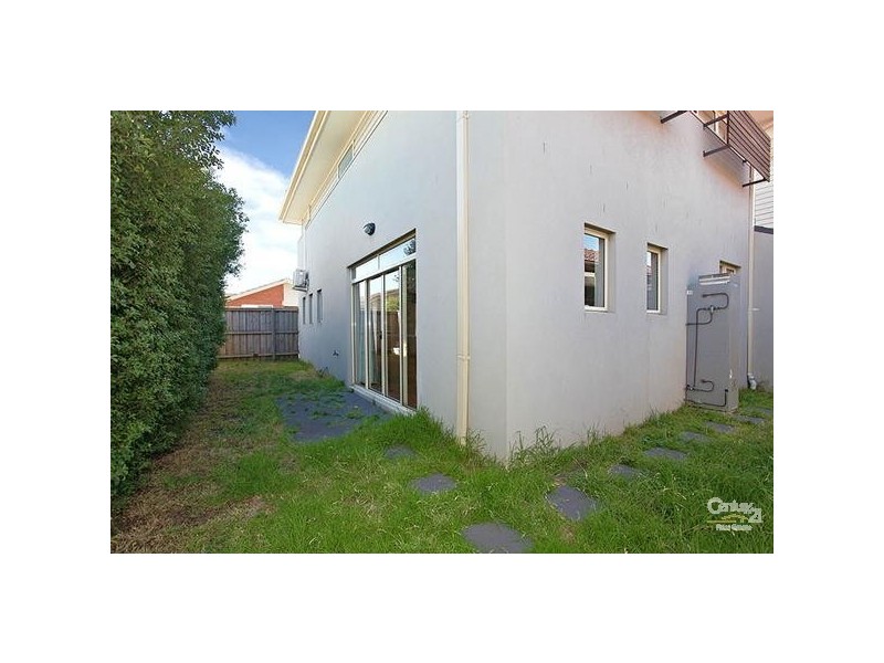 2/36 VERNON STREET, Spotswood VIC 3015