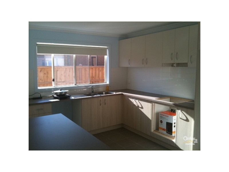 11 SHIRAZ CRES, Point Cook VIC 3030