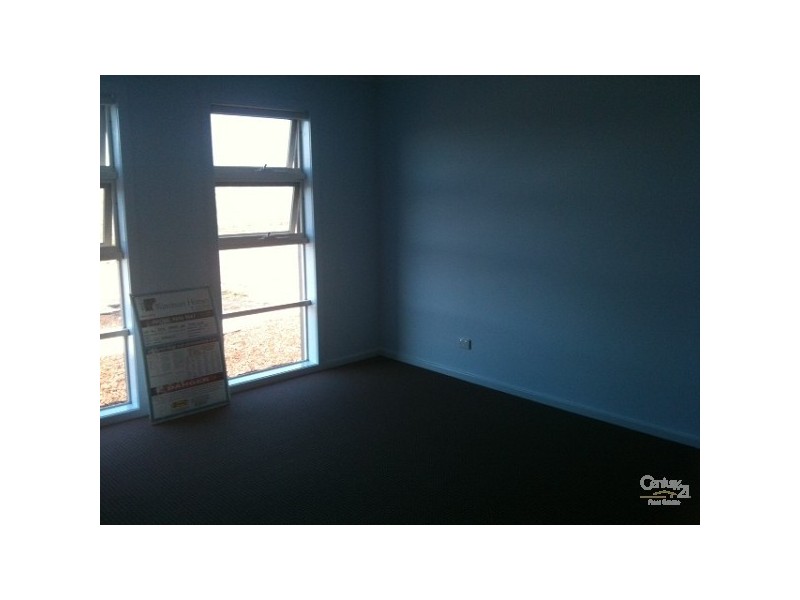 11 SHIRAZ CRES, Point Cook VIC 3030