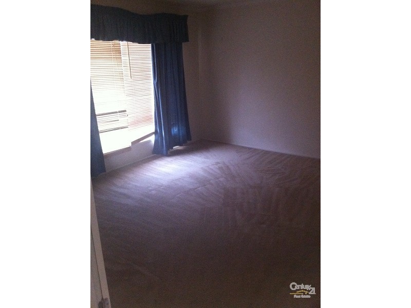 4 Antibes Way, Point Cook VIC 3030