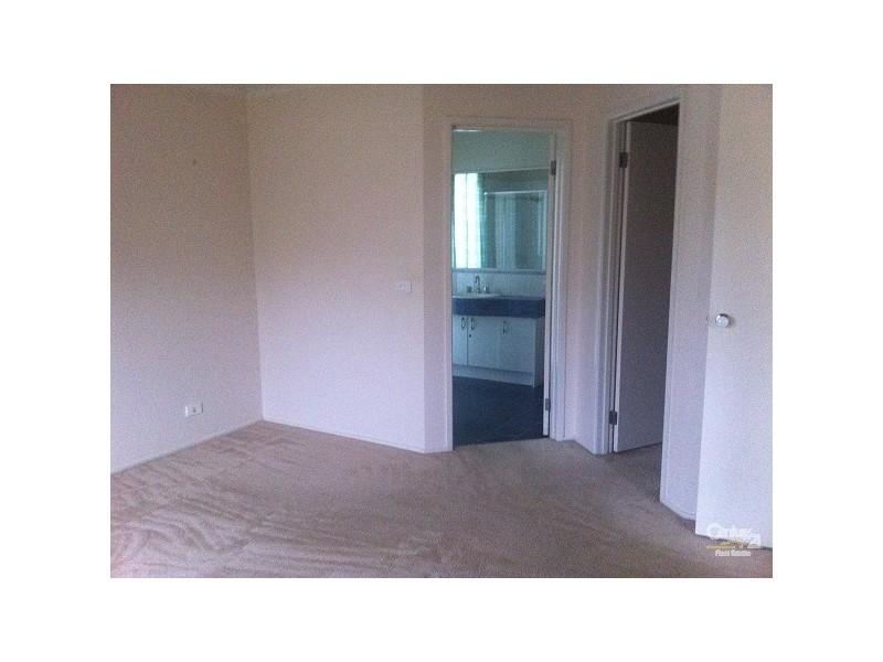 4 Antibes Way, Point Cook VIC 3030